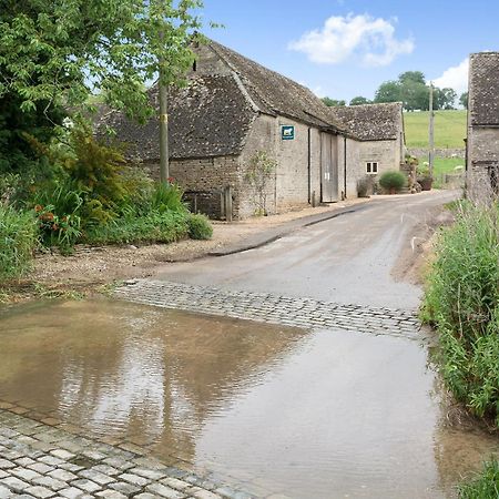 Flowers Barn Daglingworth エクステリア 写真